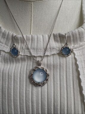 Silver Floral Edge Blue Cabochon Necklace & Earrings Set